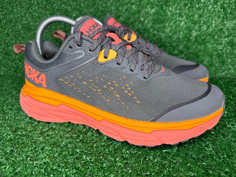 HOKA One One Challenger ATR 6 Women’s Size 7 Wide Running Shoes